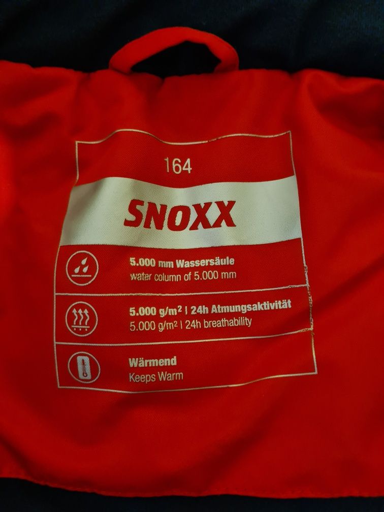 Vând costum schi SNOXX