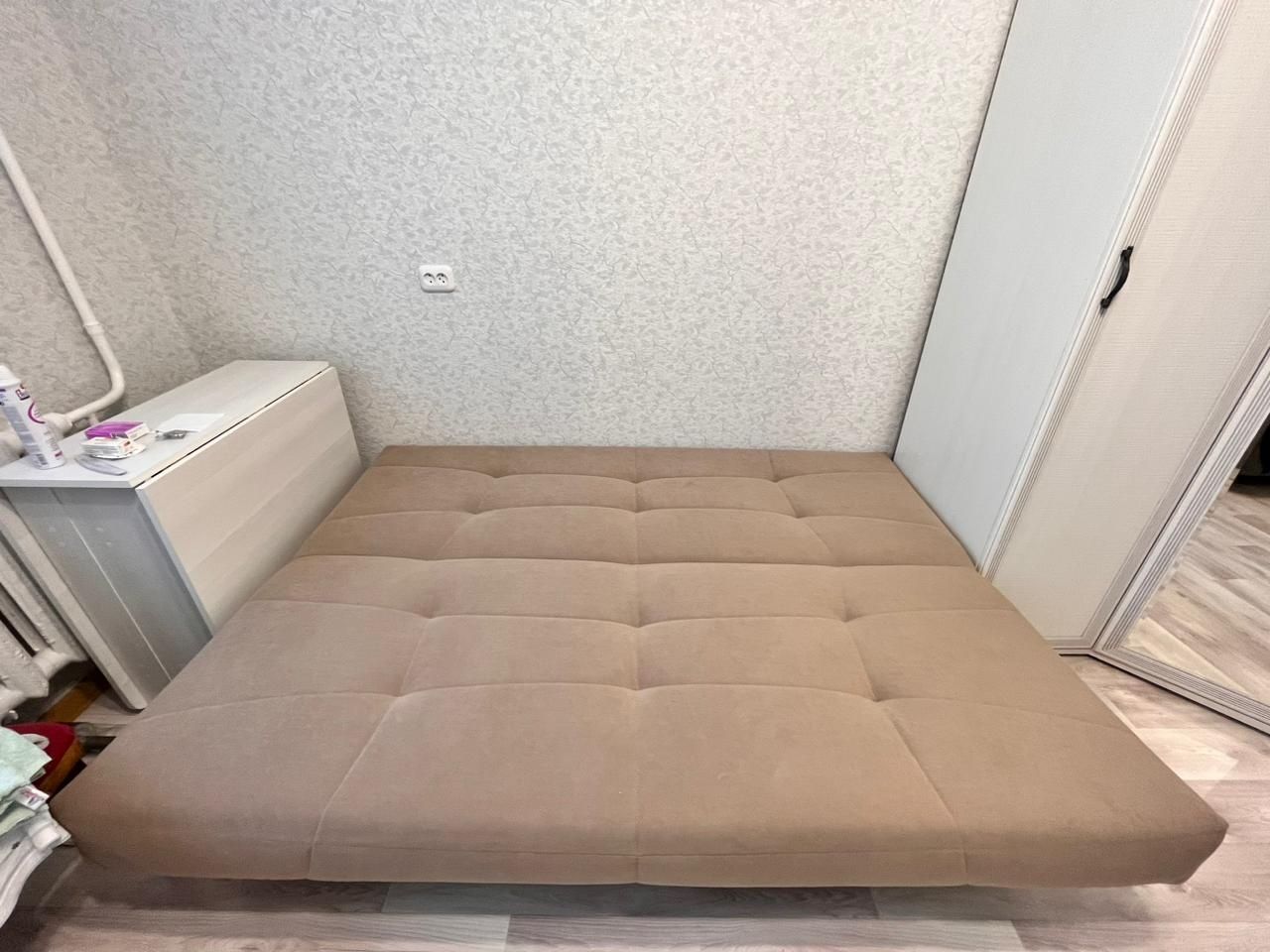 Продам спальный диван