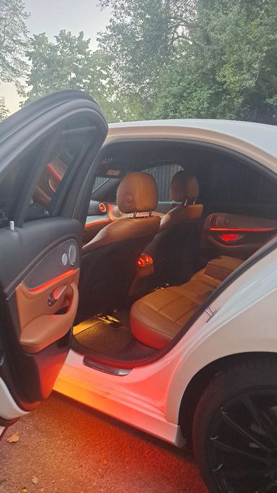Mercedes E 350 w213 9g tronic AMG/BURMESTER/PANORAMIC/CONIAC/pret fix