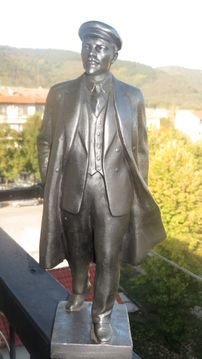 Детайлна статуетка на Ленин