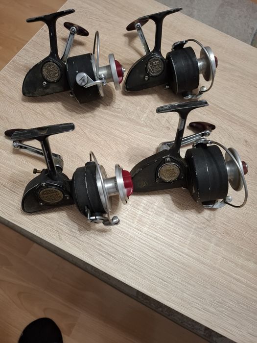 Vând 4 mulinete Dam Quick   vintage