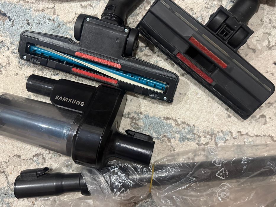 Продам пылесос ползовались 2-3 раза