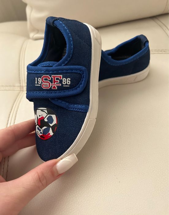 Tenesi baietel- marimea 22-NOI