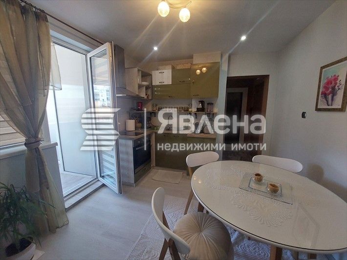 Дава се под наем Едностаен апартамент в Пловдив, Изгрев - 35 кв.м за 250 € - Снимка #1