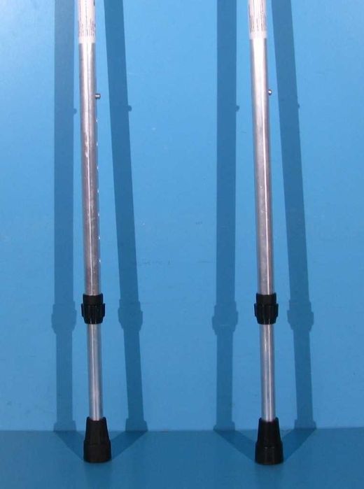 Carje cu sprijin pe antebrat aluminiu Noi / set 2 buc