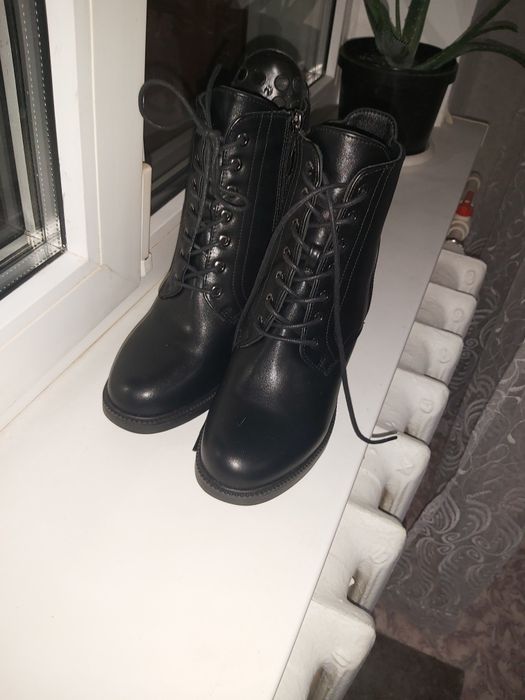 Продам женскую обувь