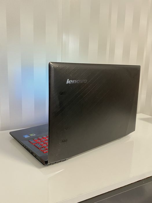 Геймърски лаптоп - Lenovo Y70-50