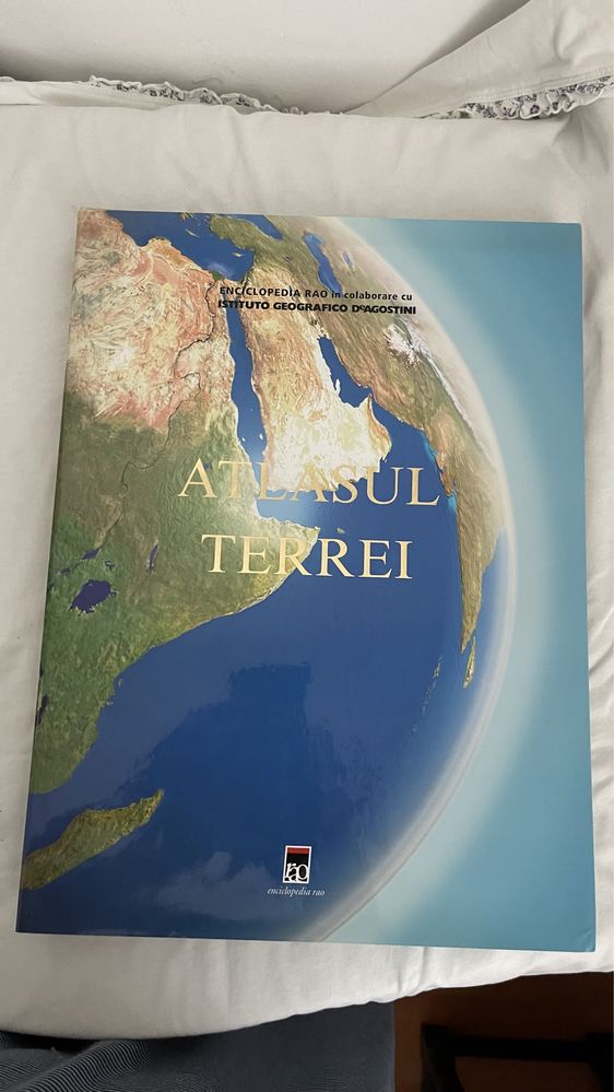 Atlasul Terrei editura Rao