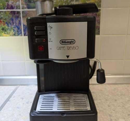 Продавам Кафемашина DeLonghi Италия. Еспресо и капучино. За 2 чаши