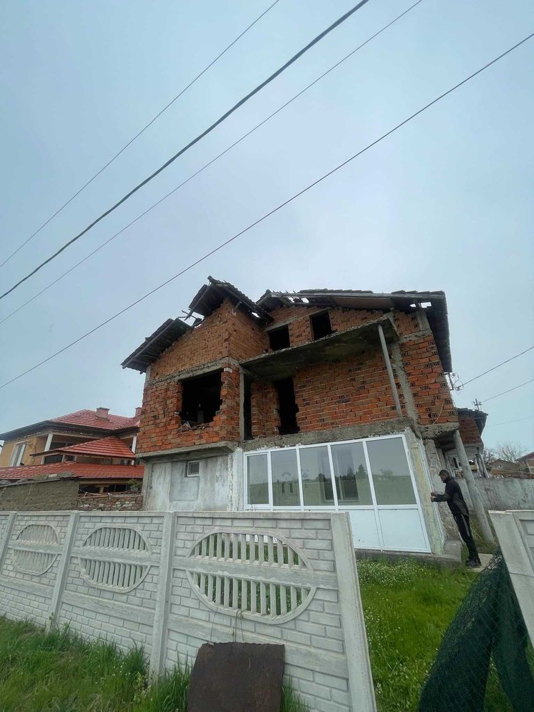 Продава се Къща в Първомай - 250 кв.м за 300 €/кв.м - Снимка #3
