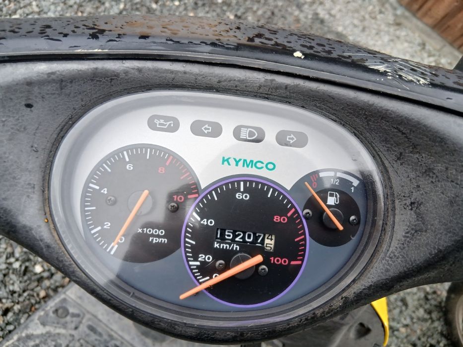 Vând sau schimb scutere kymco