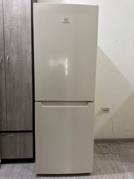 Indesit holadilnik sotiladi