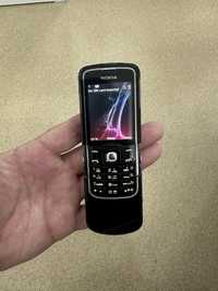 Nokia 8600 luna.