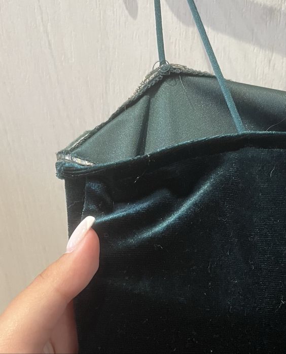 Вечерна тъмнозелена рокля