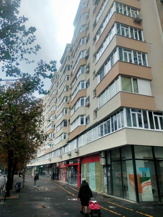 Locație excelentă! 4 camere decomandat – lângă metrou Obor