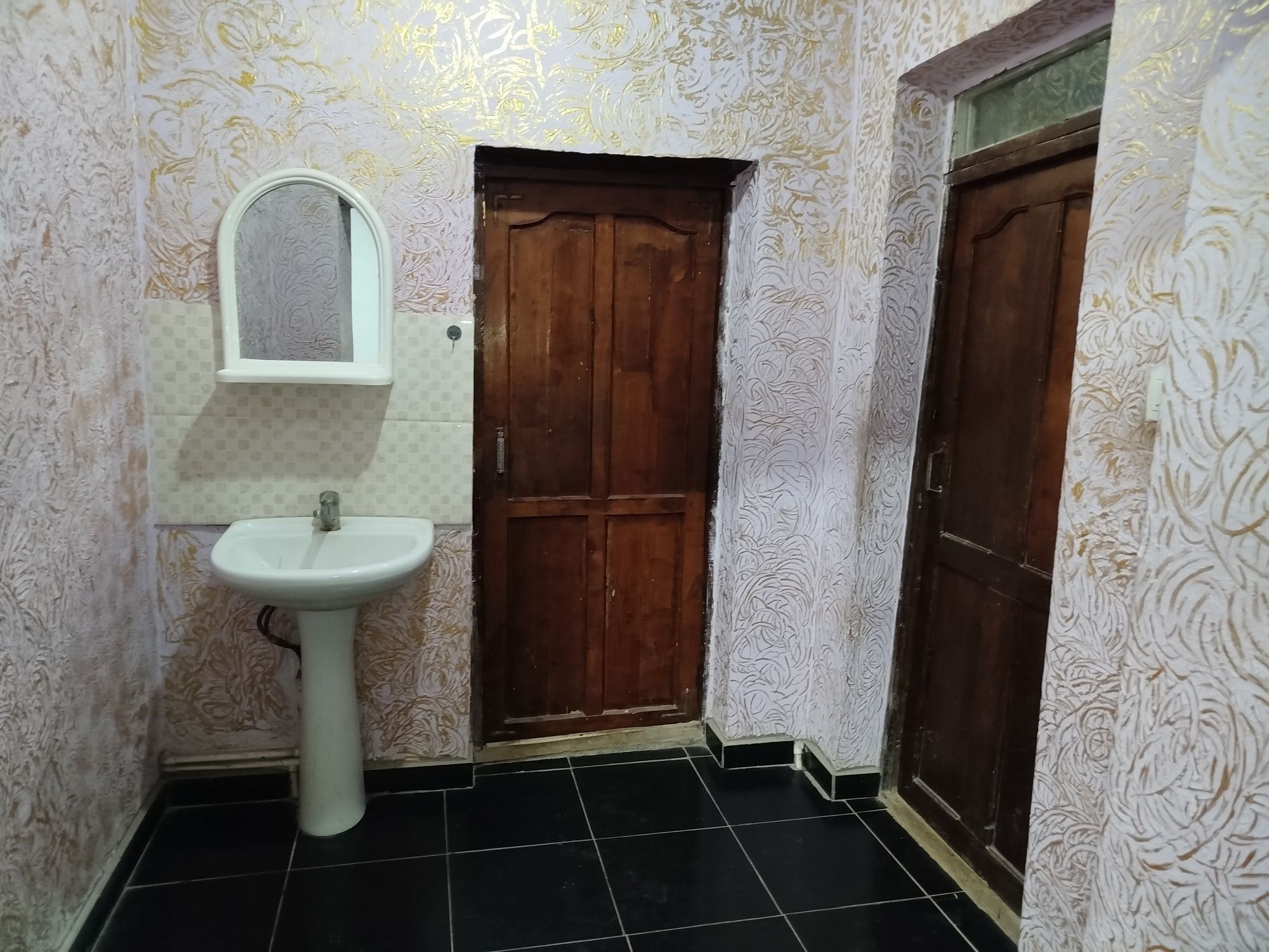 Жай сатылади 4 комнаты
