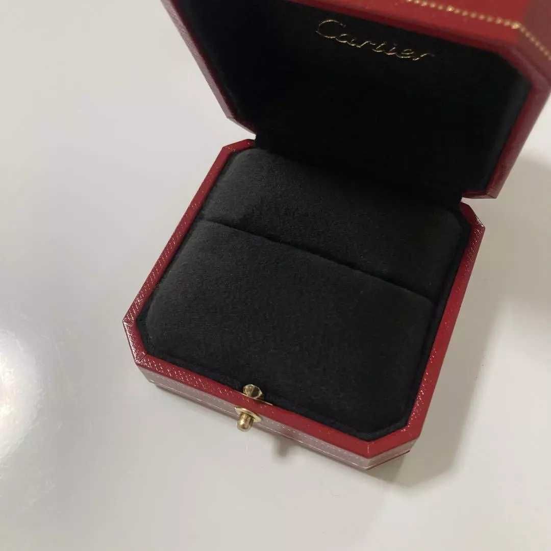 Cutie pre-owned originala pentru  inel Cartier