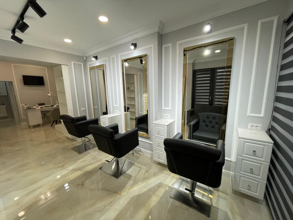 Ofer scaun coafor  spre inchiriere!!