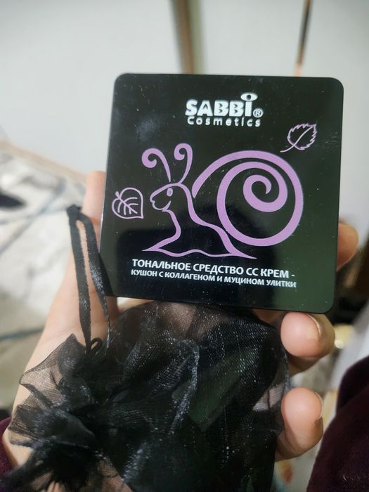 Тональный CC крем-кушон от бренда Sabbi Cosmetics.