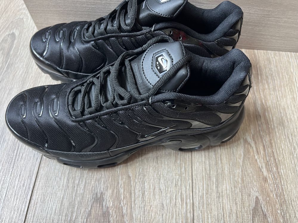 Nike Air Max Plus Triple Black