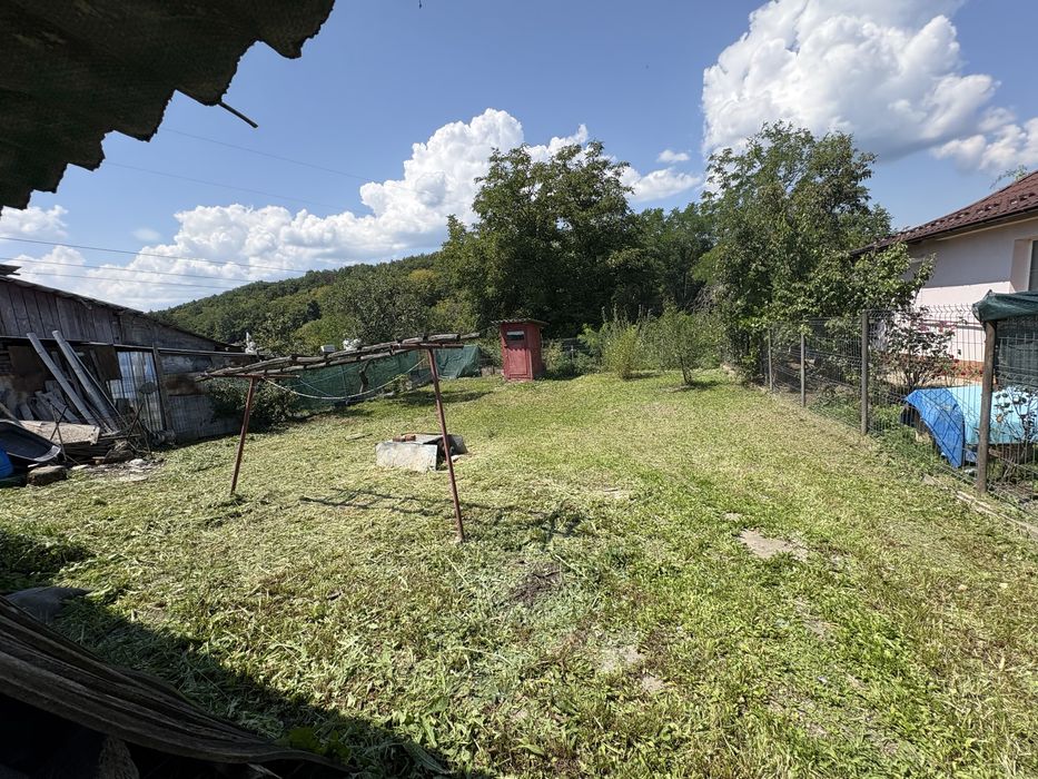 Casă veche + teren 655 m² în Bascov – Lăbușești, Argeș