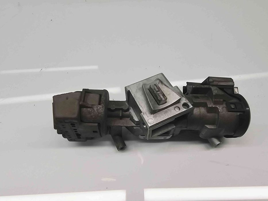 Contact cu cheie Ford Focus 3 (CB8) [Fabr 2011-2015] 6E5T-15607-CA  1