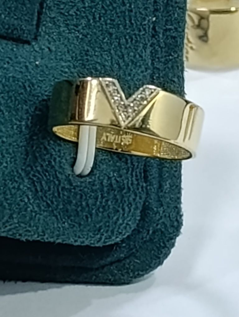Золотая кольцо, Итальянский бренд ,проба 585, вес 2,55