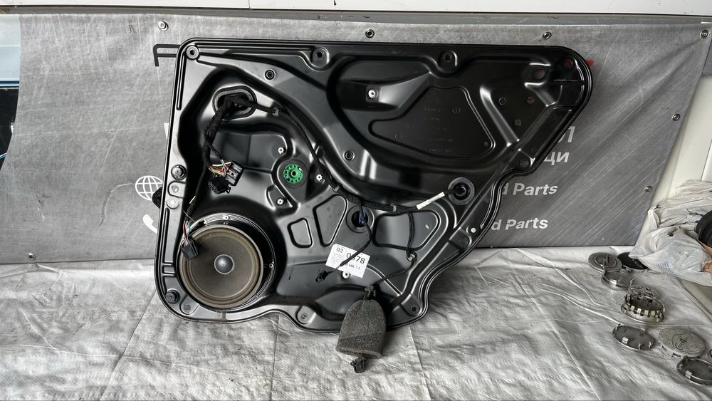 Вътрешна кора на задна лява врата VW Passat B6