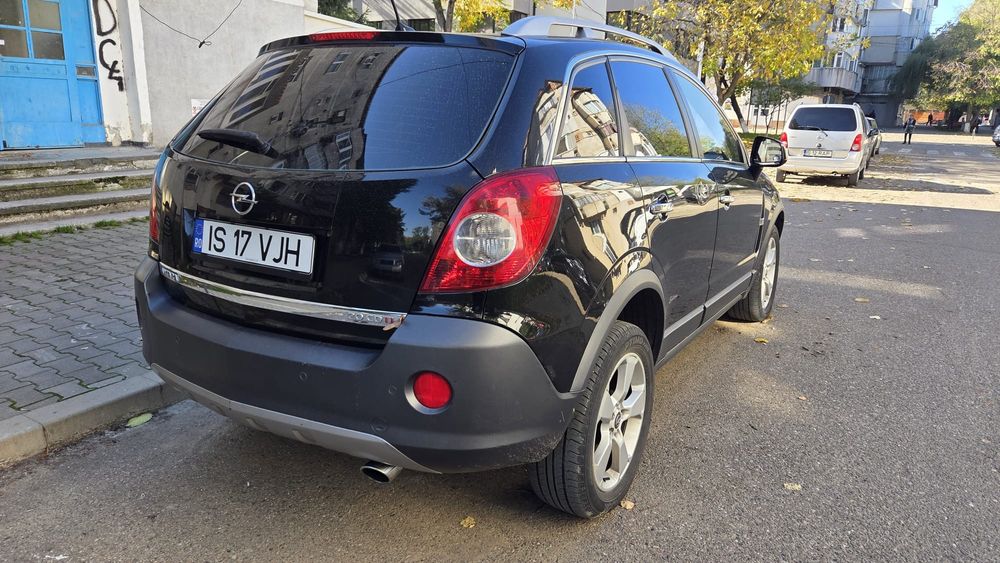 Vând Opel antara
