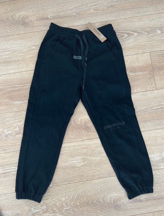 Pantaloni essentials