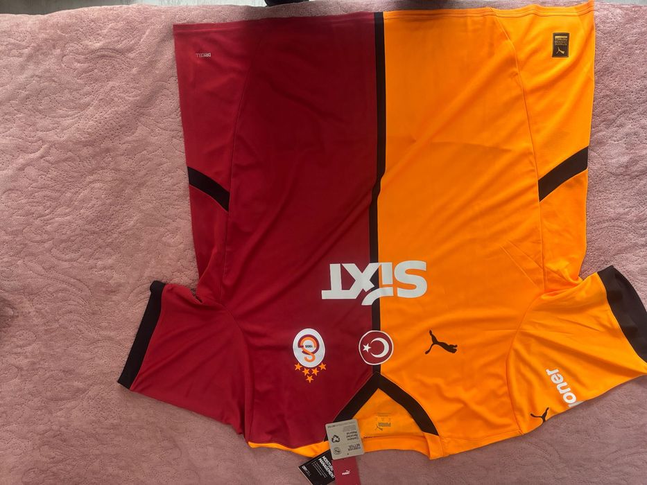 Тениска на Галатасарай