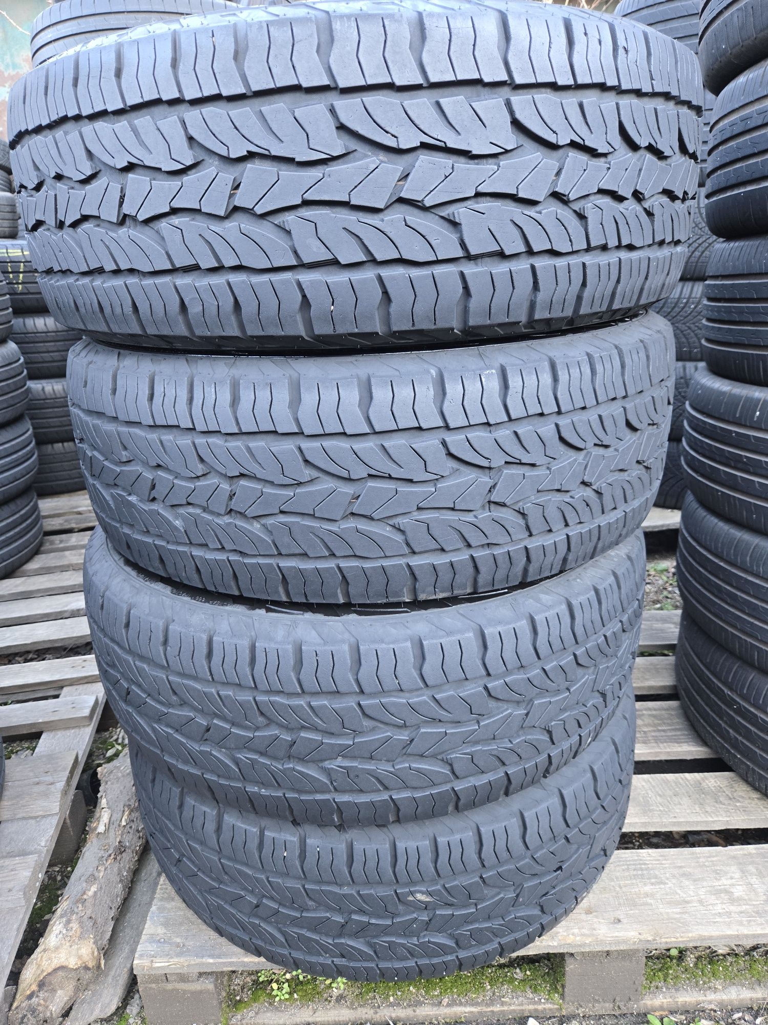 4бр. 265 60 18 Dunlop всесезонни.
