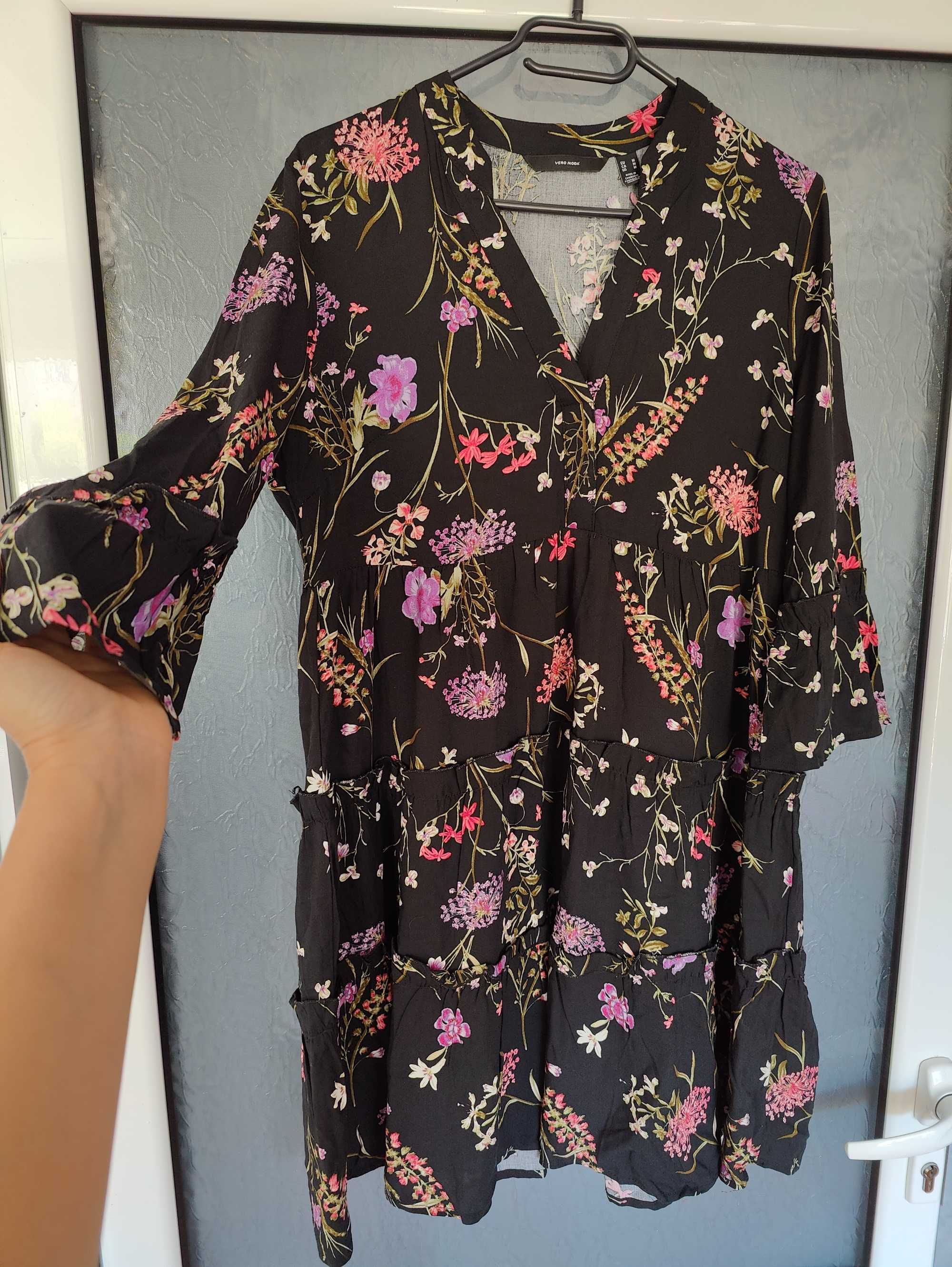 Рокля Vero Moda цветя размер М