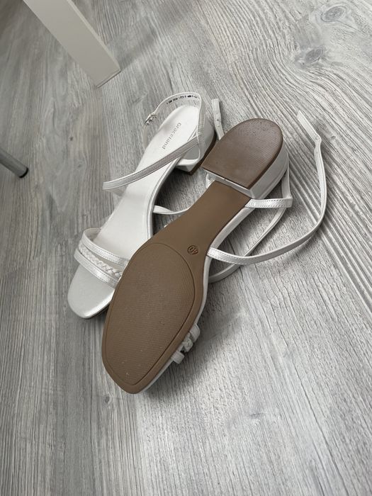 Дамски сандали