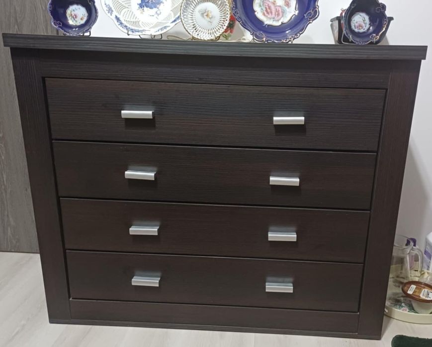 Vand mobila living cu 2 comode incluse