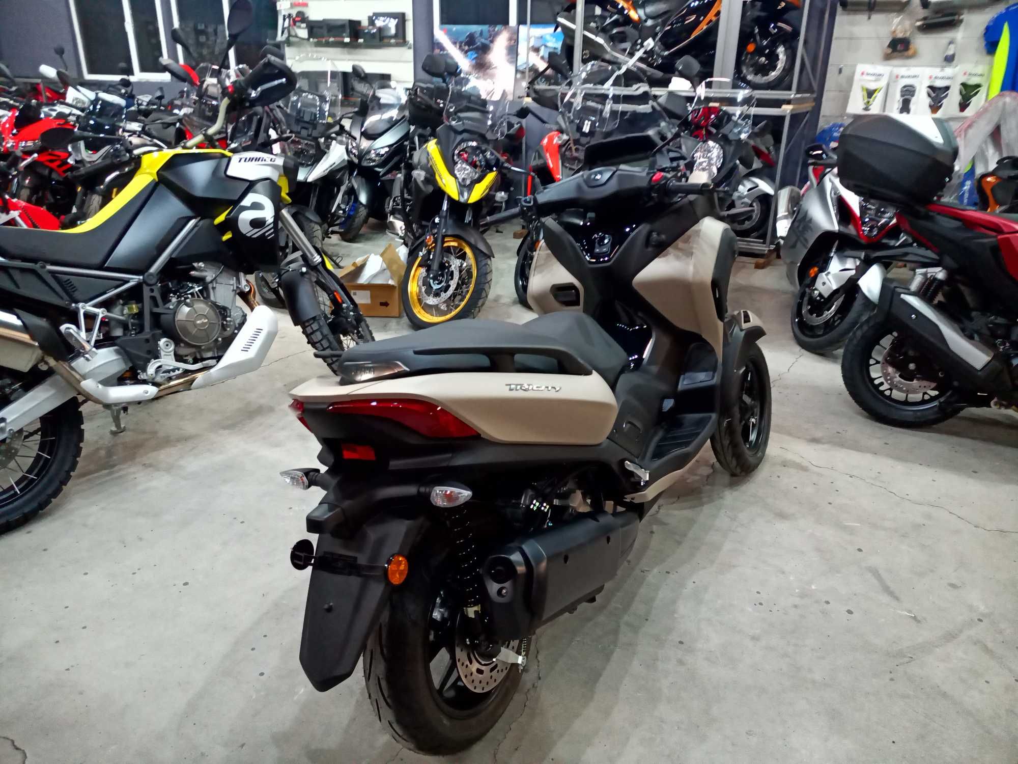 Yamaha Tricity 300 - se conduce cu B - stoc Yamaha Constanta