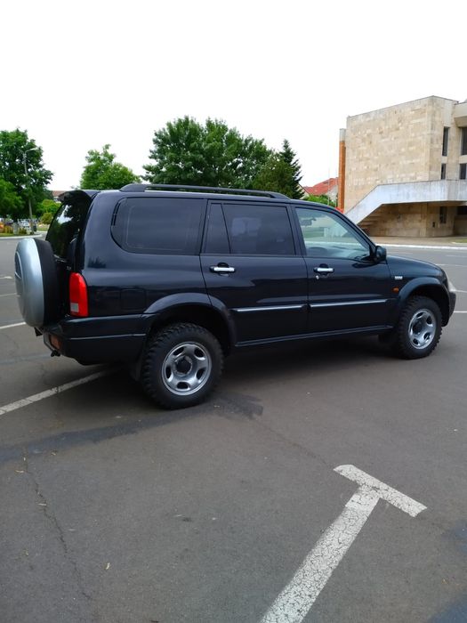 Suzuki Grand Vitara XL7 , 2.0 Diesel, 7 Locuri, Reductor 4×4 Maneta",