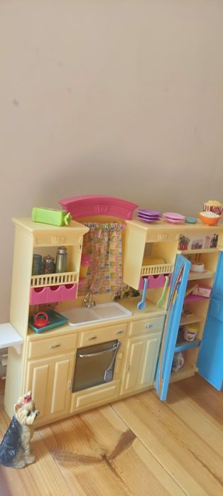 Барби кухня с маси,стол и аксесоари