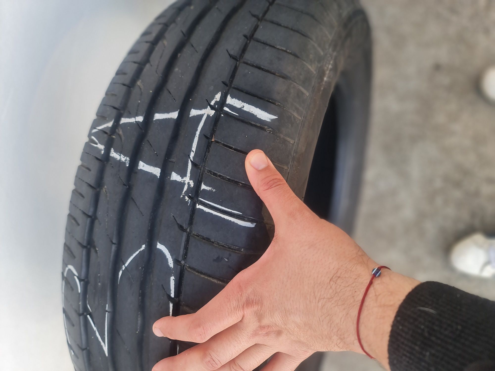 Продавам Перфектни летни гуми CST AD-R8 ADRENO H/P SPORT 225/60 R18