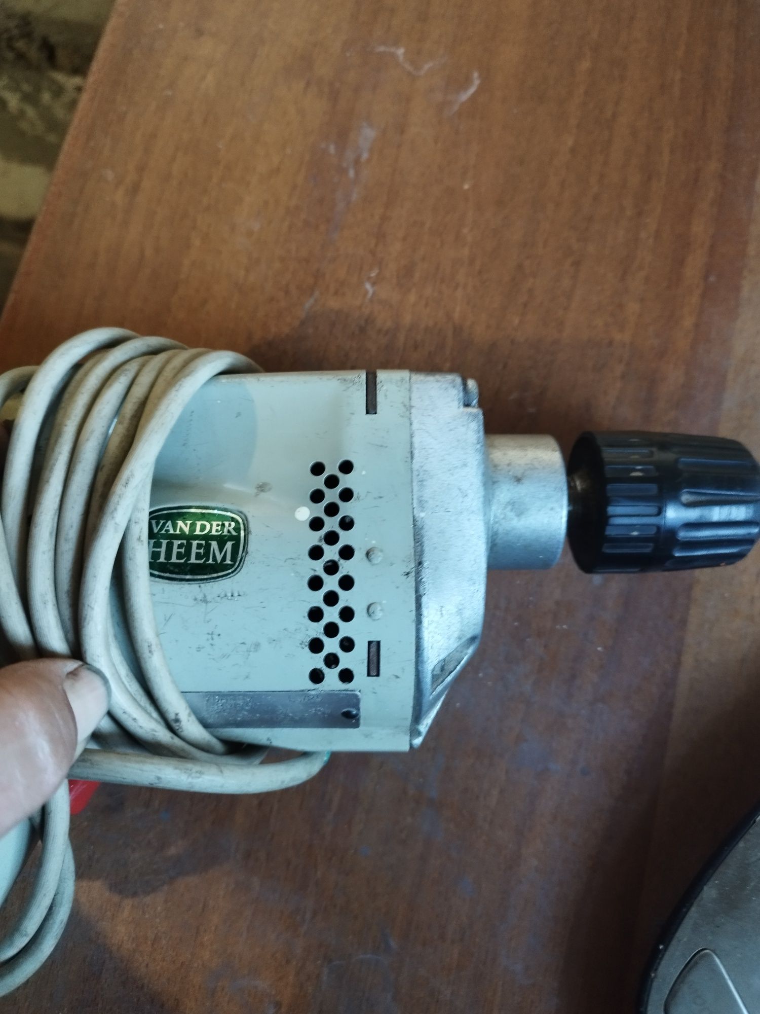 Бормашини black & decker