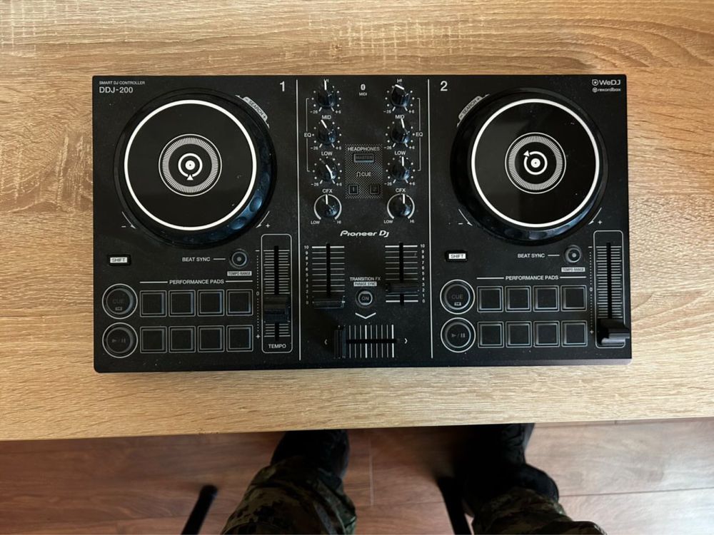 Пулт Pioneer DDJ-200