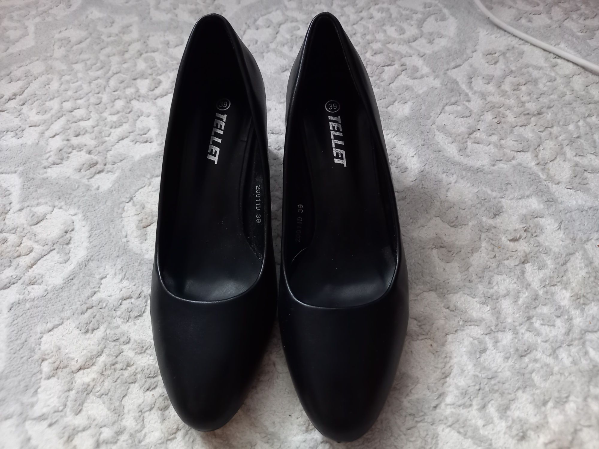 Обувь женская, чёрного цвета