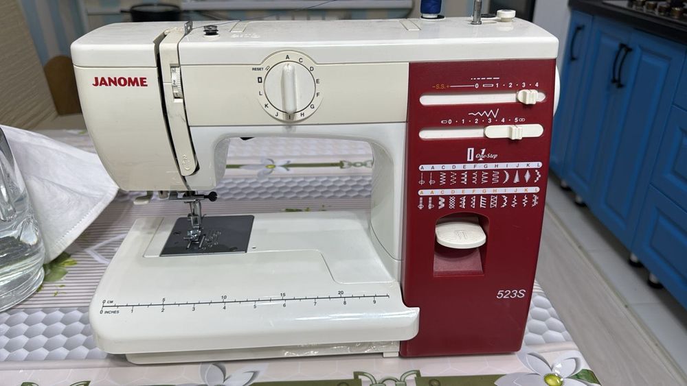 Швейная машинка janome