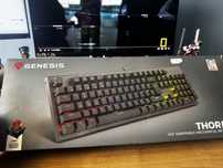 Genesis Thor 303 - черна