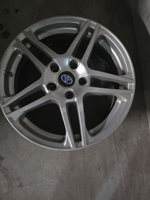 Jante Dezent 17/7J /5x114,3 / 4 cauciucuri iarna Taurus /3 vara Dunlop