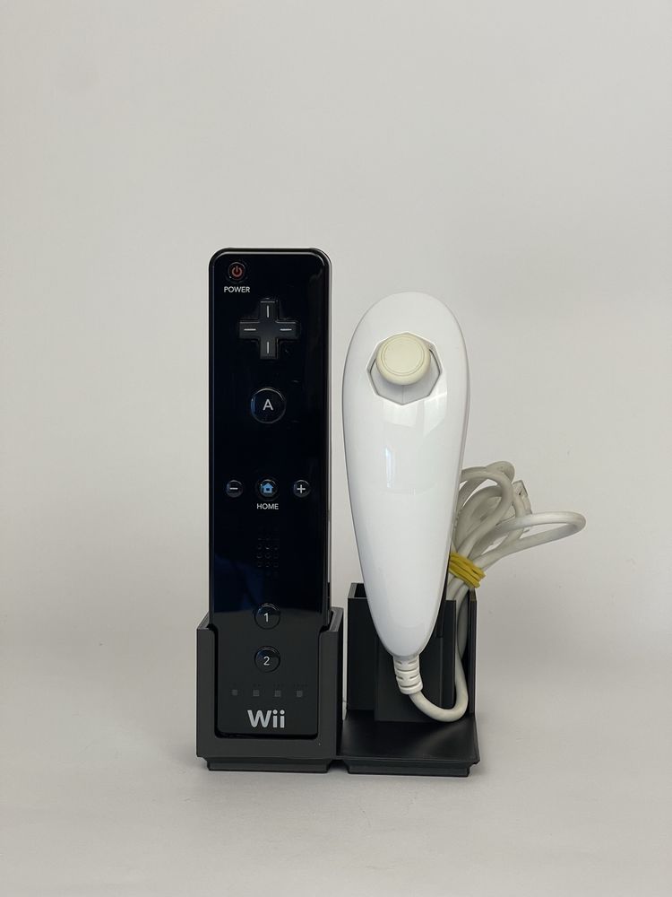 Оригинални контролери Wii / Switch с подставки