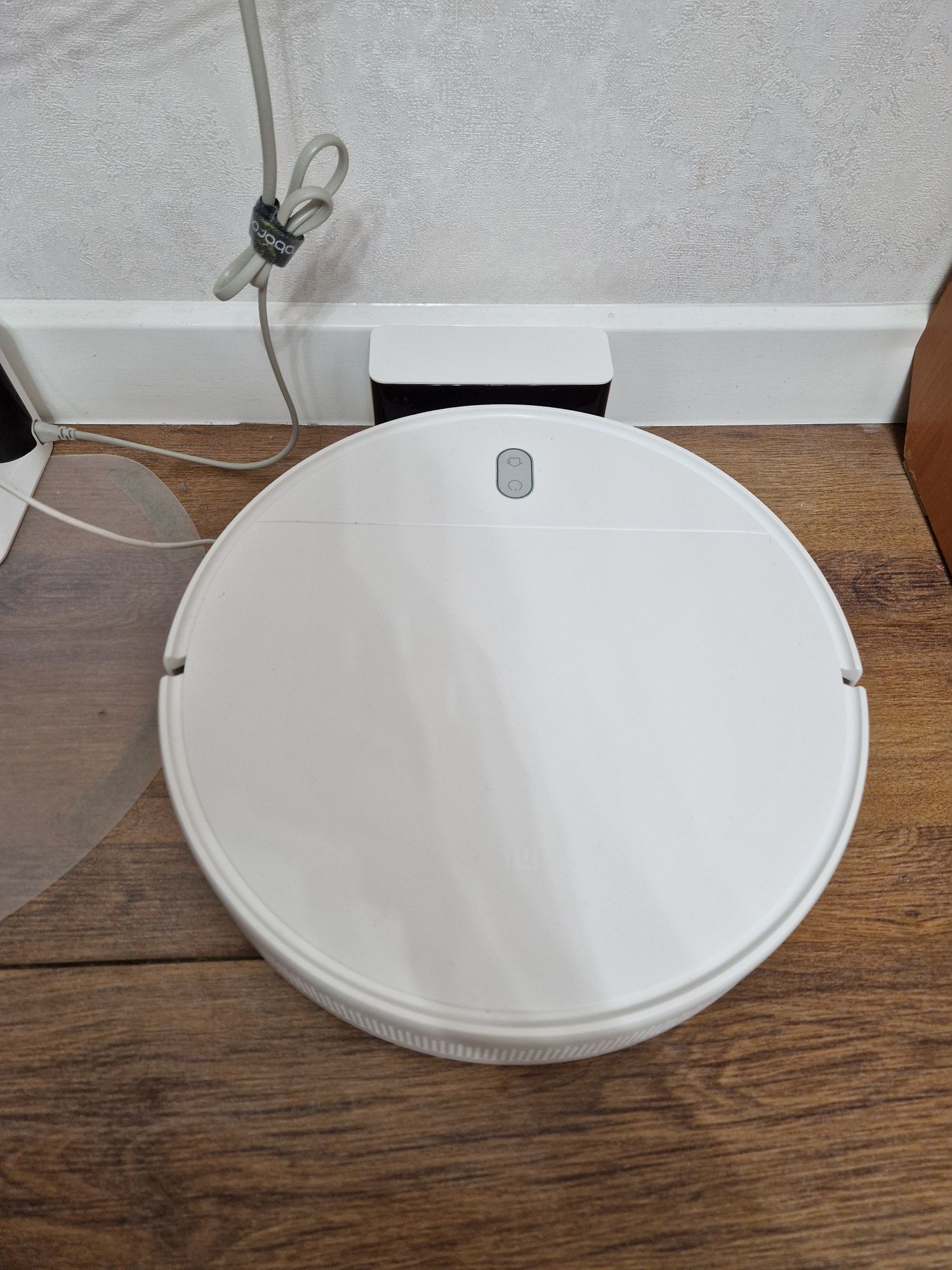 Робот пылесос Xiaomi Mop Essential