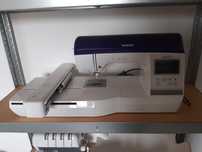 Mașină de brodat Brother NV800E