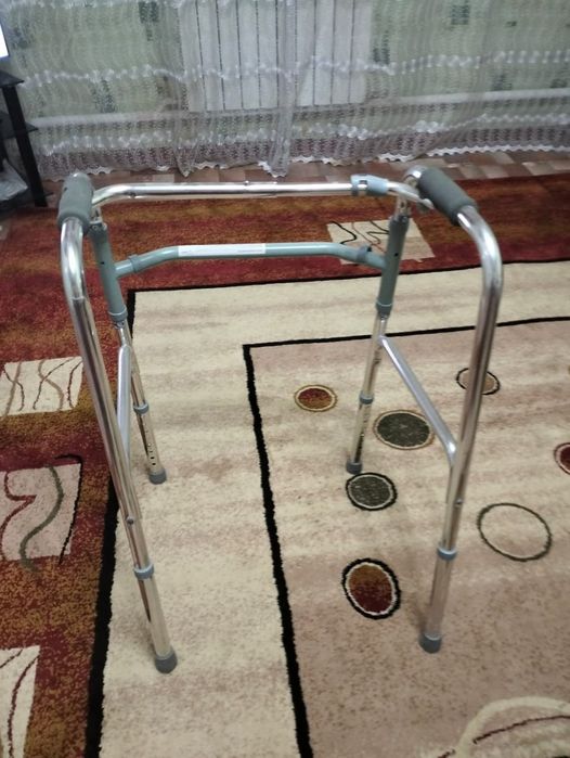 Продам ходунки для взрослых