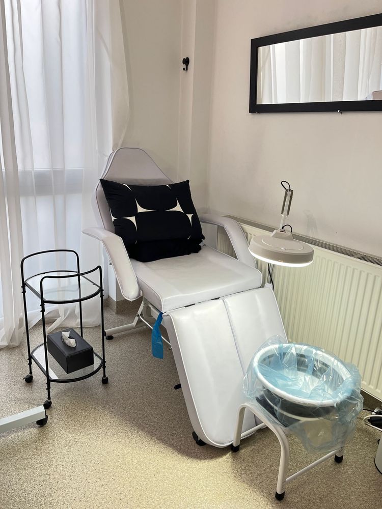 Scaune cosmetica / pedichiura ajustabile